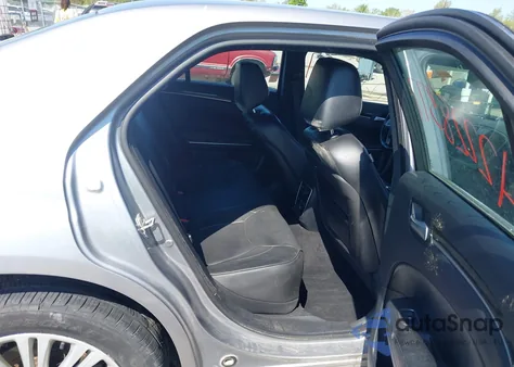 2013 Chrysler 300C Awd из США, поврежденный, VIN 2C3CCAKT2DH665439